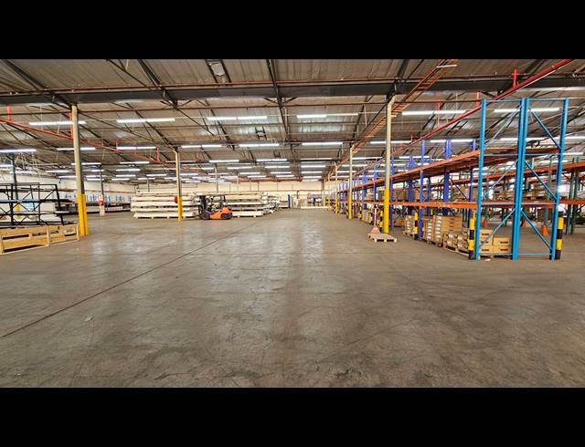 7,772M² WAREHOUSE TO LET IN ISANDO